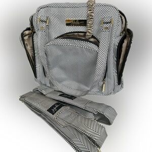 JuJuBe Be Right Back Baby Diaper Bag Backpack Black White Chevron Gold Hardware